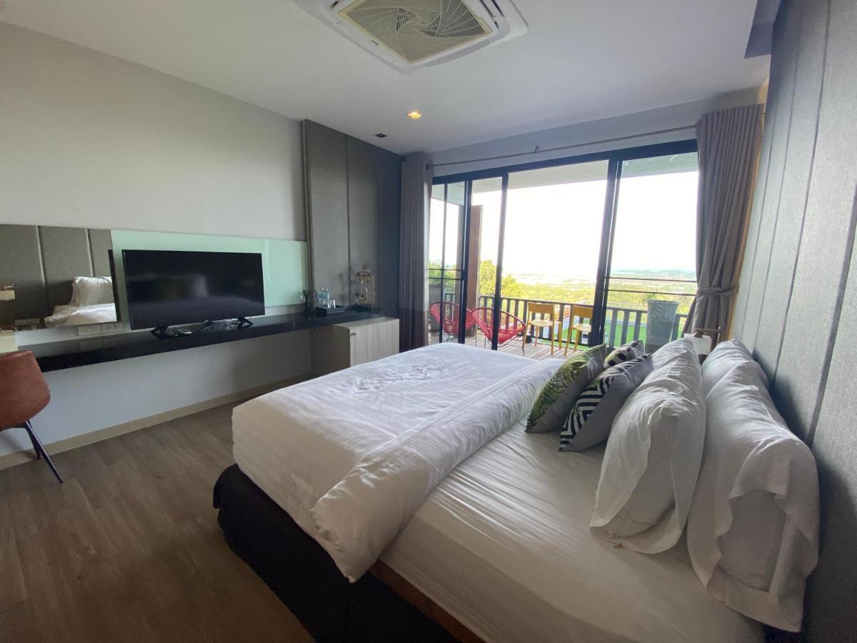 צ'אלונג Phuket View Coffee And Resort מראה חיצוני תמונה
