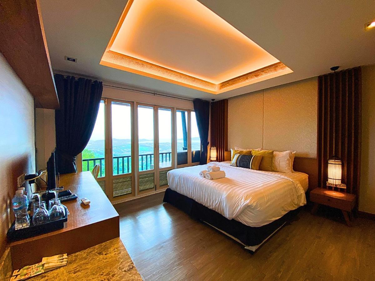 צ'אלונג Phuket View Coffee And Resort מראה חיצוני תמונה
